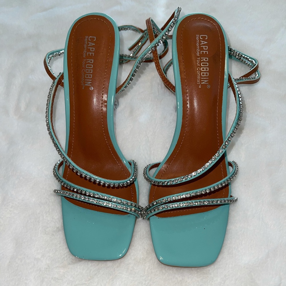 Cross leg sandal heels!